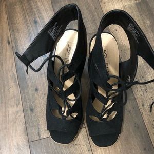 NWOT Black Lace Up heels